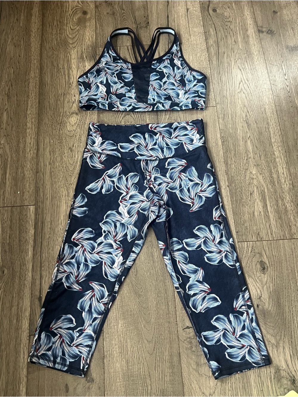 Champion Floral Navy Athletic bra Capri Leggings Set